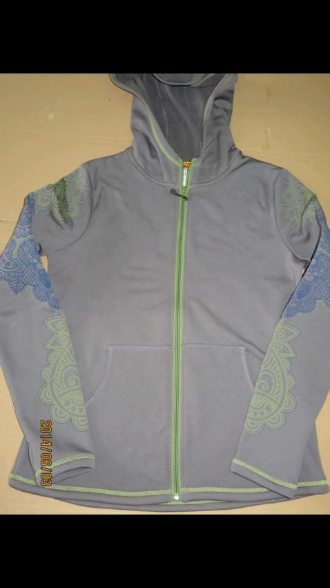 Ladies sweatshirts , hoodies and jackets Rs 300 to 450 - 4 - Hoodies & Sweatshirts (Women)  on Aster Vender