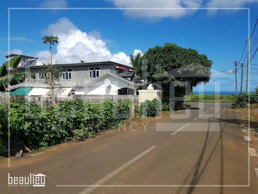 ** 12 Ps Residential land * *   - 2 - Land  on Aster Vender