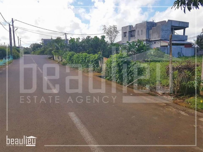 ** 12 Ps Residential land * *   - 0 - Land  on Aster Vender