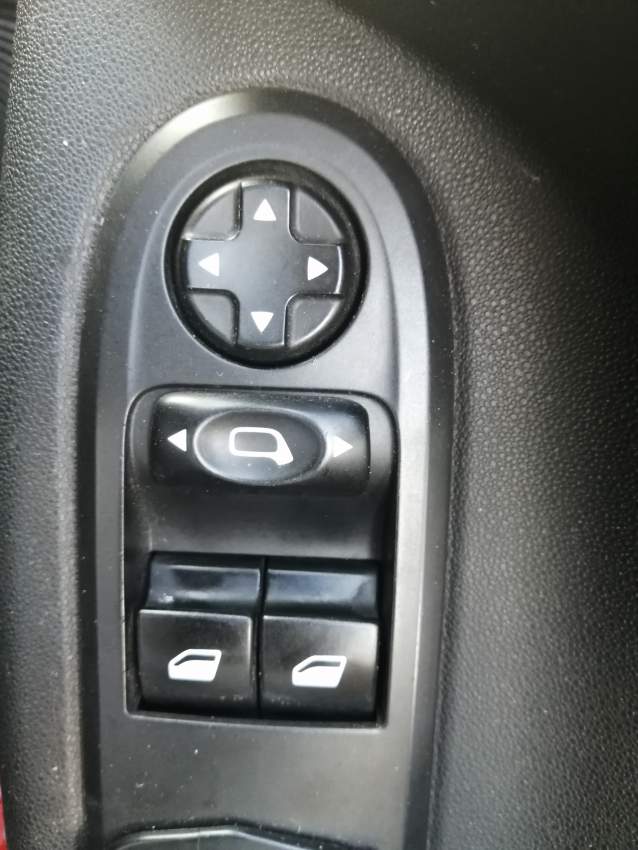 Citroën C3 - 7 - Compact cars  on Aster Vender