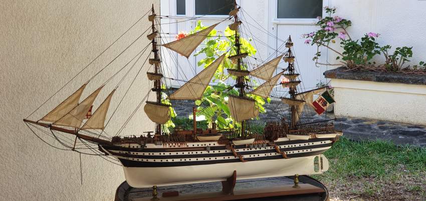 Maquette de bateau - 1 - Other storage furniture  on Aster Vender