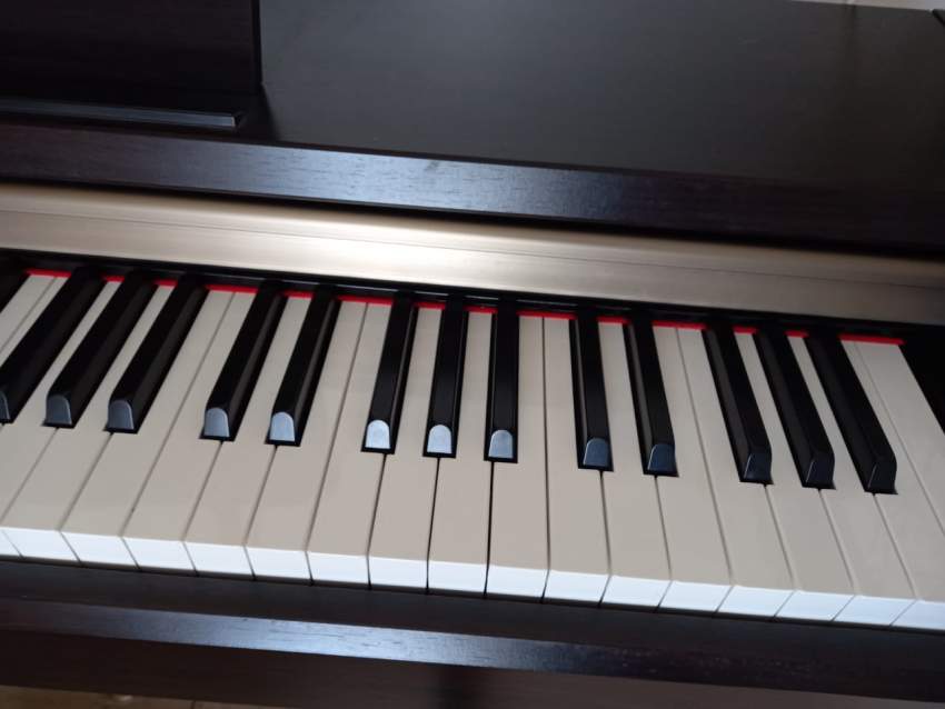 Yamaha classic Piano - 1 - Piano  on Aster Vender