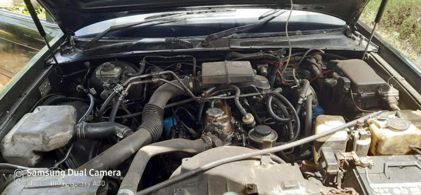 CROWN DELUXE  - 4 - Family Cars  on Aster Vender