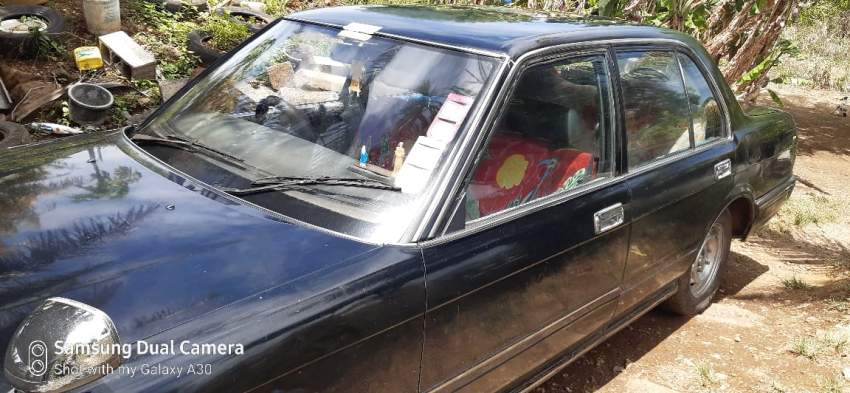 CROWN DELUXE  - 5 - Family Cars  on Aster Vender