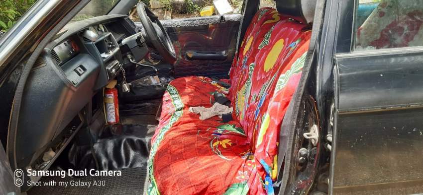 CROWN DELUXE  - 0 - Family Cars  on Aster Vender