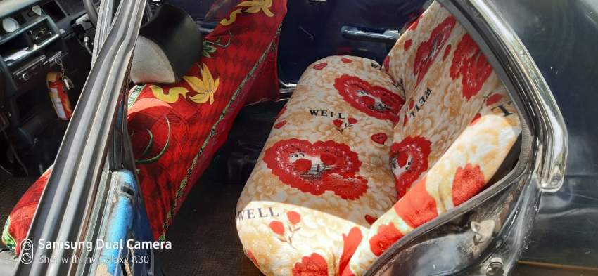 CROWN DELUXE  - 1 - Family Cars  on Aster Vender