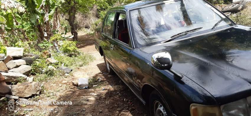 CROWN DELUXE  - 3 - Family Cars  on Aster Vender