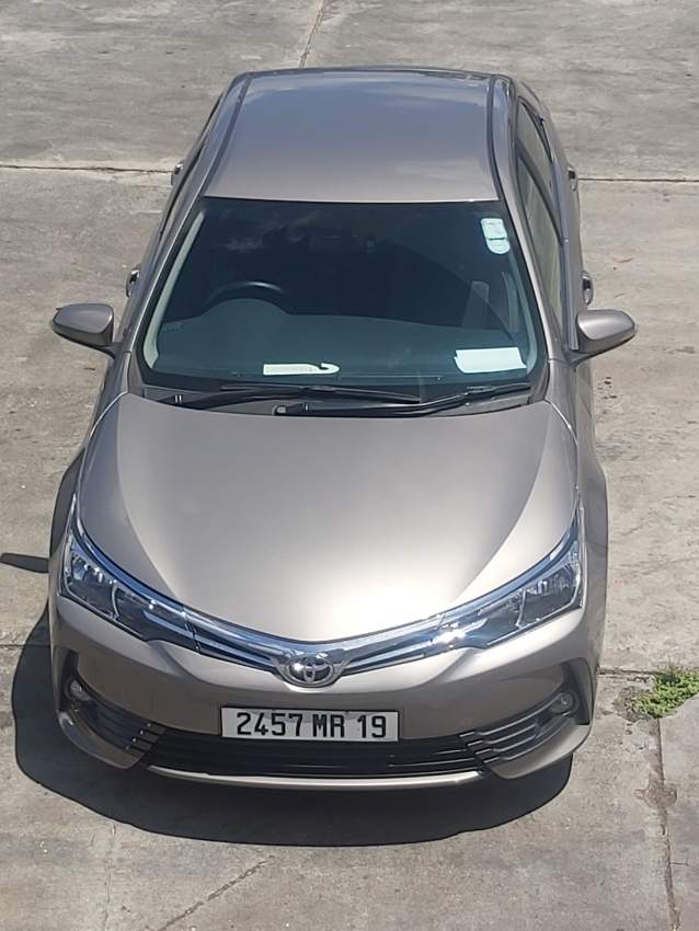 Car sedan - 1 - Family Cars  on Aster Vender