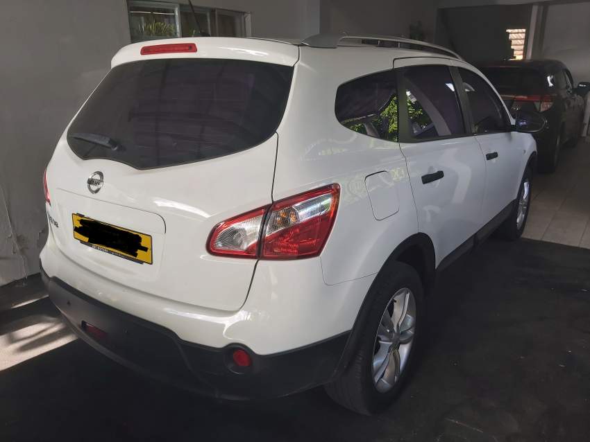 Nissan Qashqai + 2 - 4 - SUV Cars  on Aster Vender