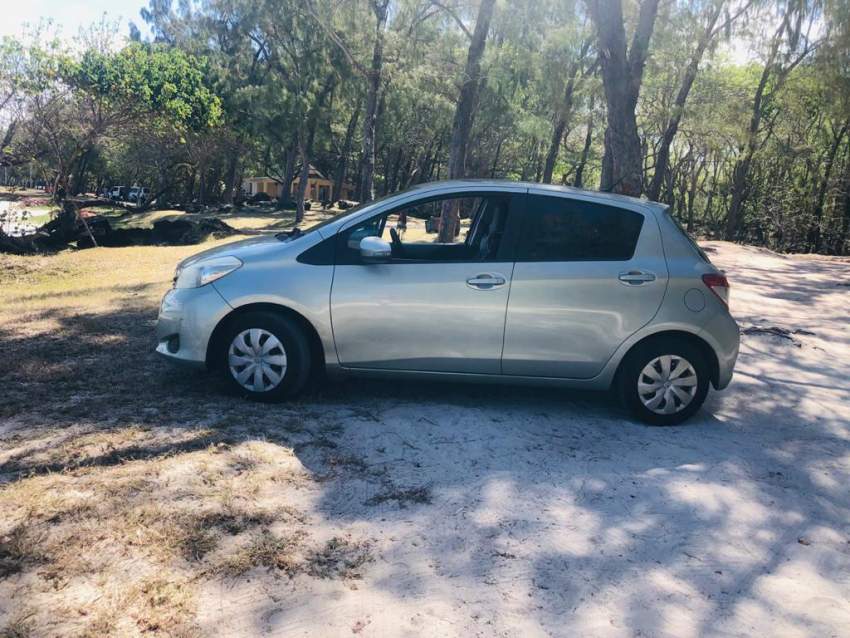 VENDS TOYOTA VITZ 2011 - 6 - Family Cars  on Aster Vender
