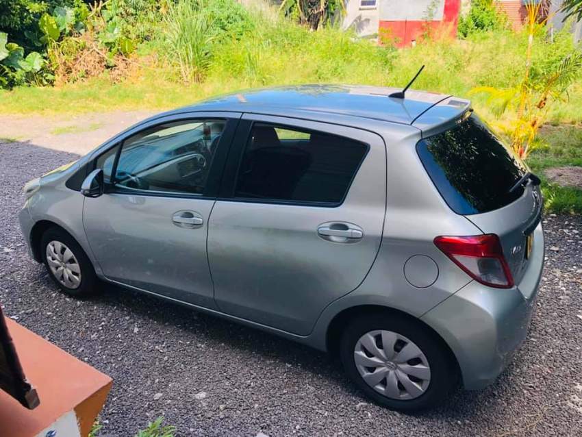 VENDS TOYOTA VITZ 2011 - 5 - Family Cars  on Aster Vender