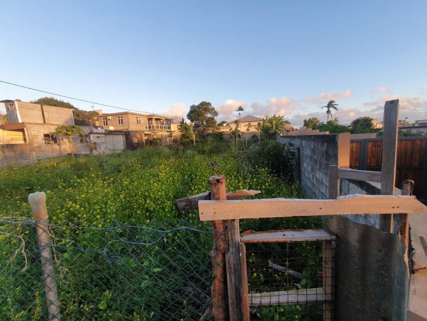 Land for Sale in Centre of Glen-Park, Vacoas - 4 - Land  on Aster Vender