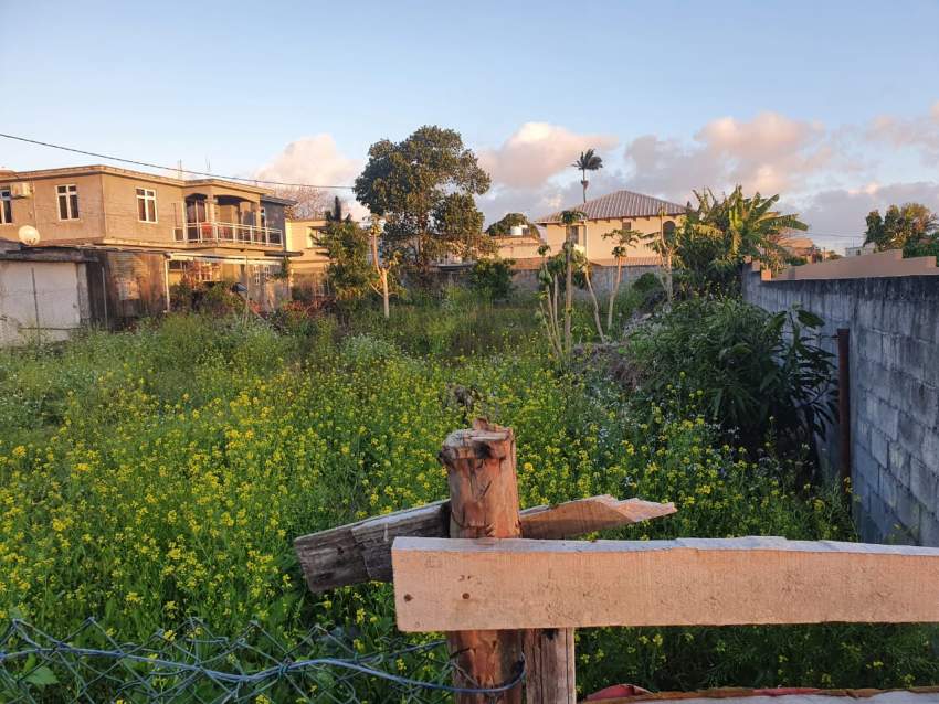 Land for Sale in Centre of Glen-Park, Vacoas - 5 - Land  on Aster Vender
