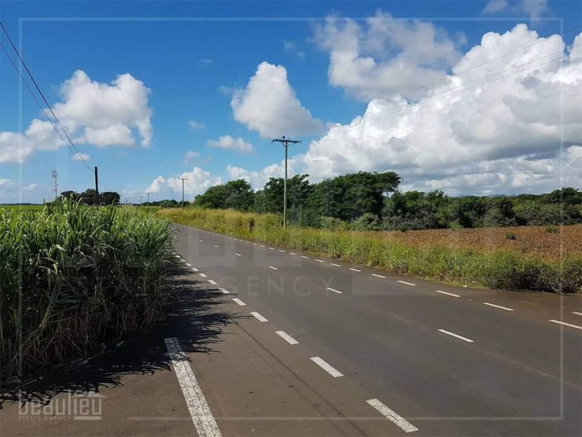 ** 33 Perche Residential land * * - 0 - Land  on Aster Vender