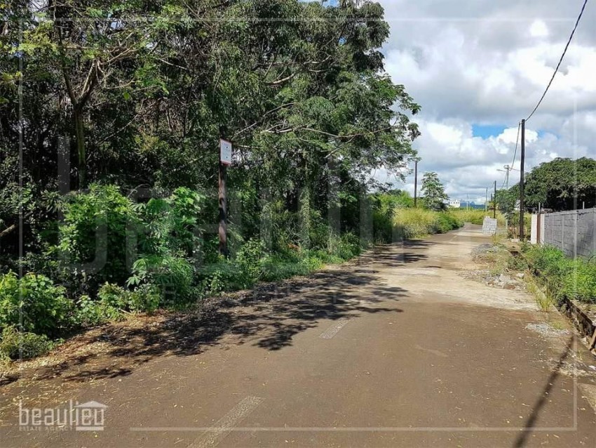 ** 33 Perche Residential land * * - 1 - Land  on Aster Vender