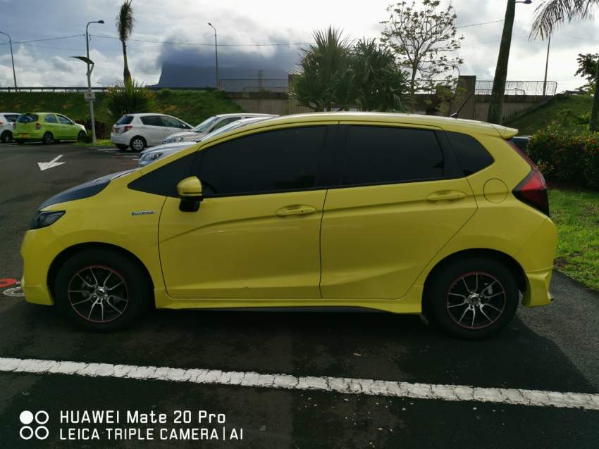 Honda Fit Hybrid GP5 - 3 - Family Cars  on Aster Vender