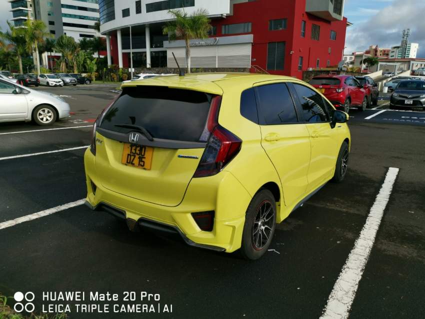 Honda Fit Hybrid GP5 - 4 - Family Cars  on Aster Vender