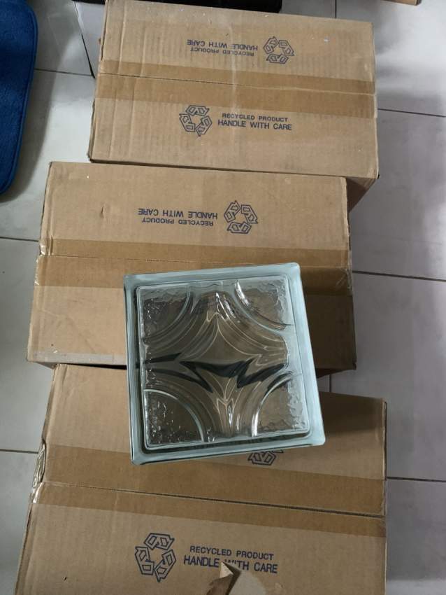 28 Glass Blocks to sell - 0 - Others  on Aster Vender