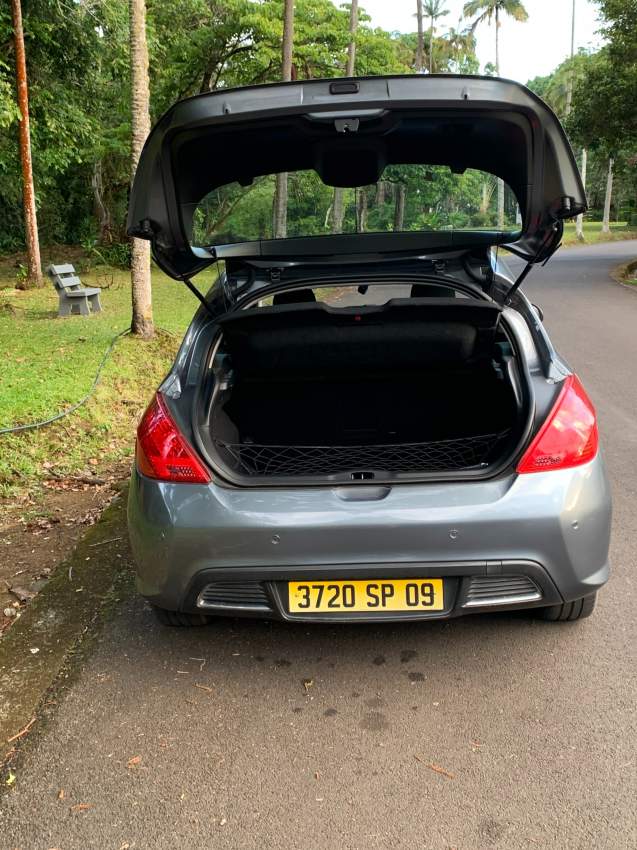 Peugeot 308 - 3 - Compact cars  on Aster Vender