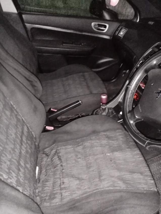 Peugeot hatchback - 4 - Family Cars  on Aster Vender