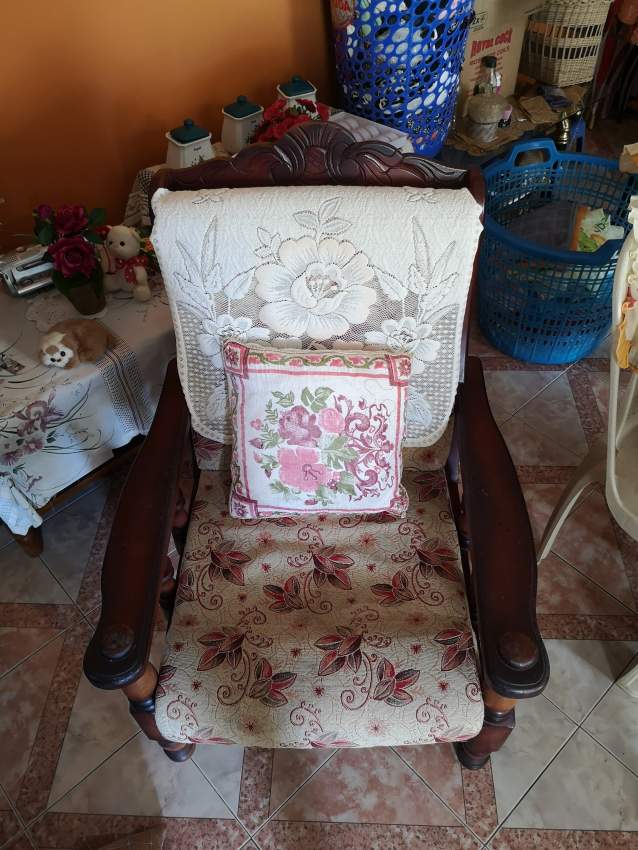 Set sofa on Aster Vender