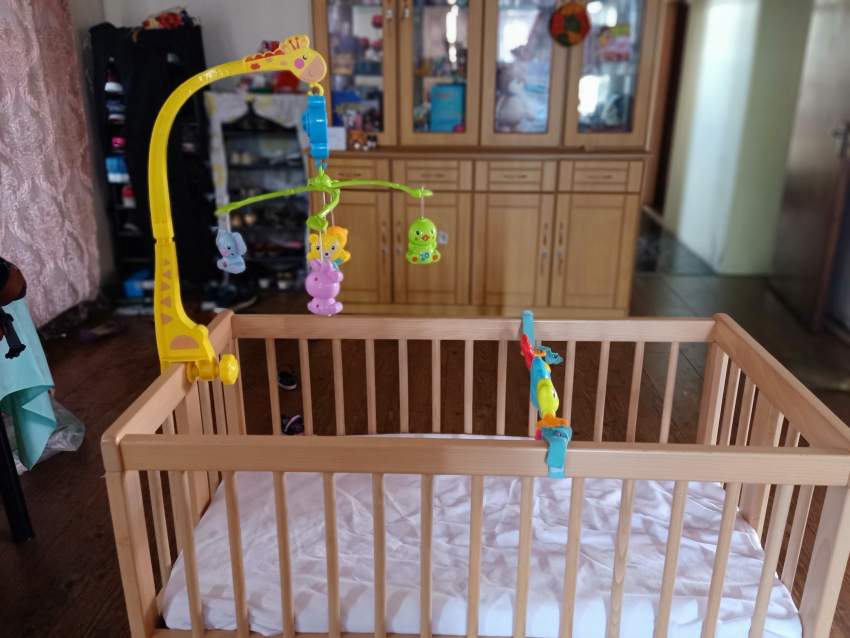 Baby crib with swinger - 0 - Bed frames, headboards, footboards  on Aster Vender