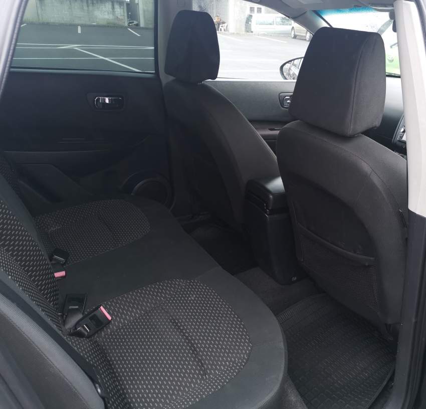 Nissan Qashqai  - 1 - SUV Cars  on Aster Vender