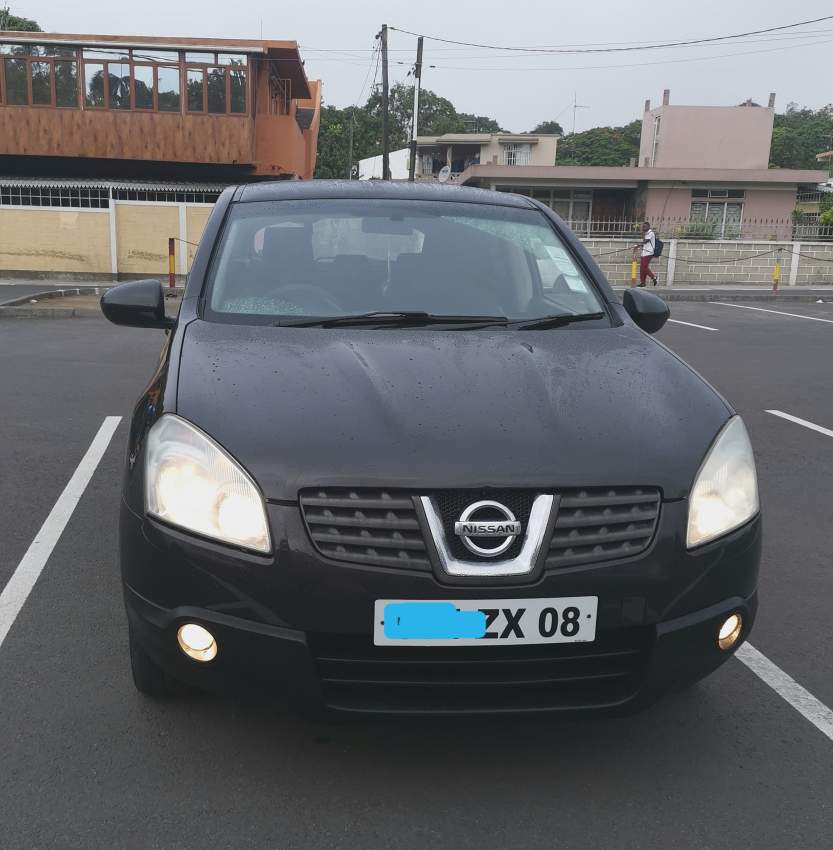 Nissan Qashqai  - 7 - SUV Cars  on Aster Vender