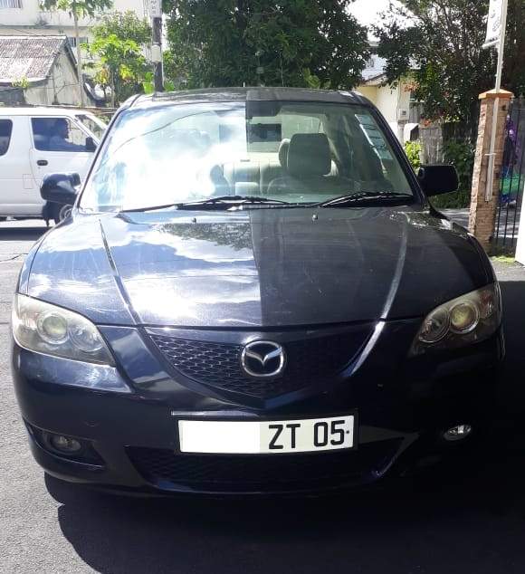 MAZDA AXELA on Aster Vender