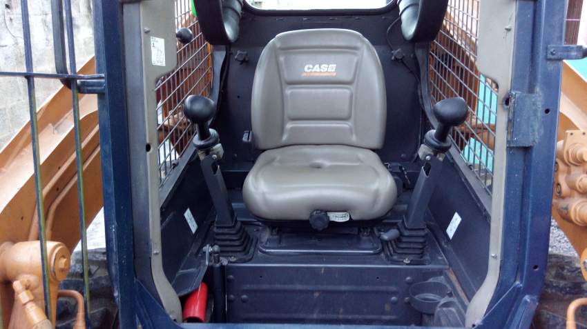 Skid Steer Loader - Case SR 130 - 1 - Excavator & Loader  on Aster Vender