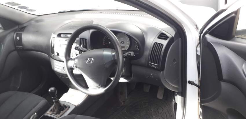 Hyundai elantra 1598cc. - 3 - Family Cars  on Aster Vender