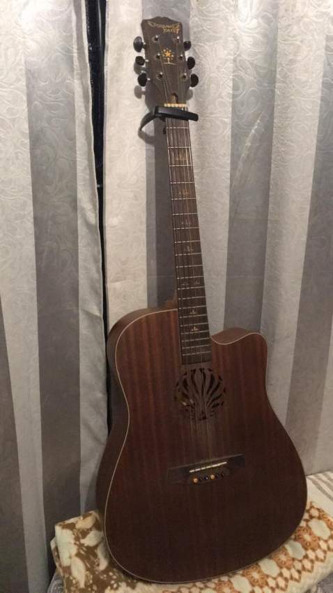 Semi Dreadnought Acoustic Guitar on Aster Vender