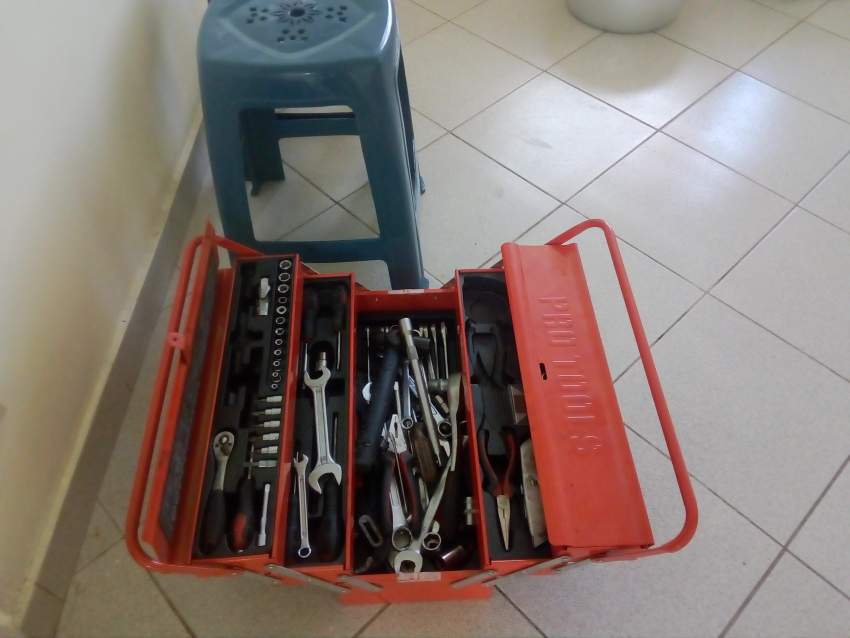 Mechanic Tools and box on Aster Vender