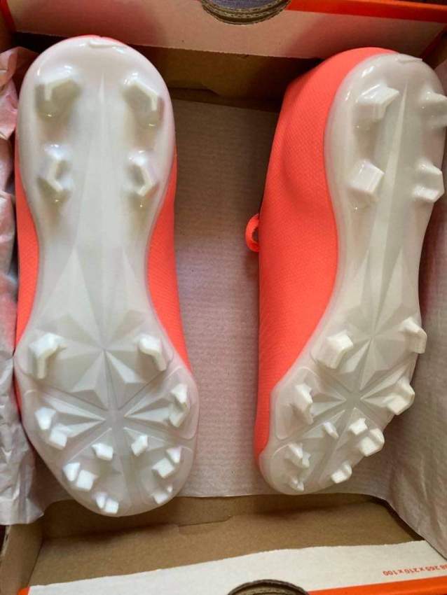 Soulier Football - 2 - Others  on Aster Vender