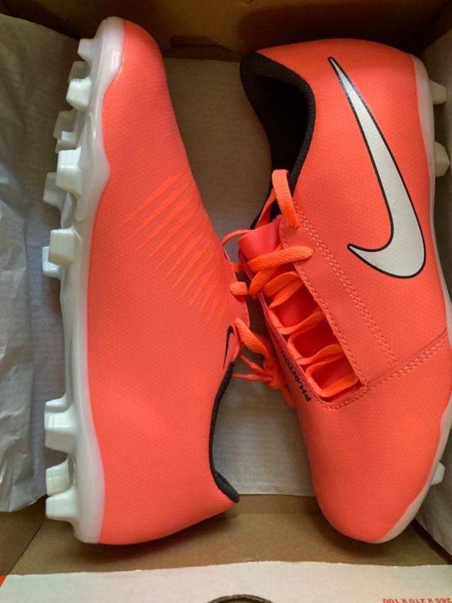 Soulier Football - 1 - Others  on Aster Vender