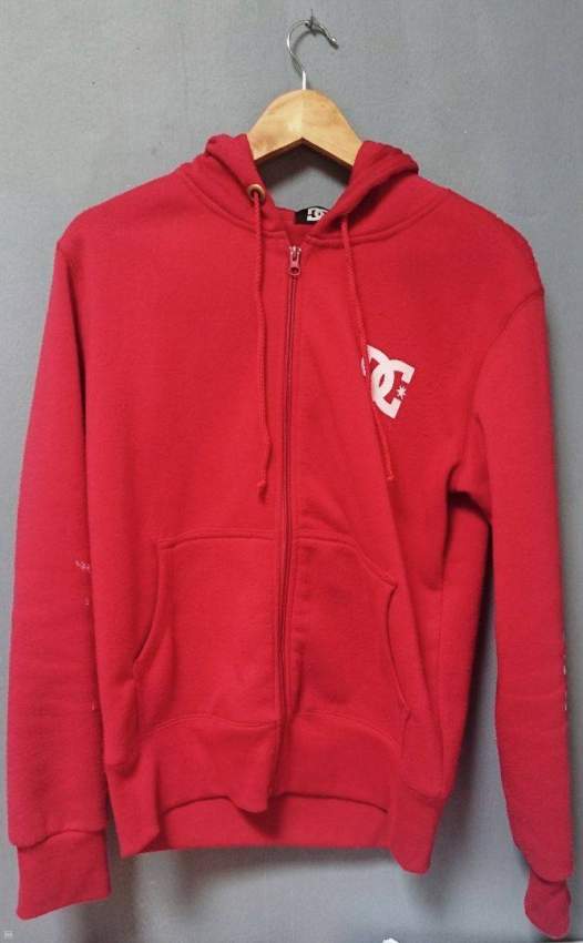 HOODIE - DC SHOES - SIZE M on Aster Vender