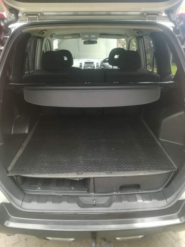 Nissan X Trail 2.5L 4x4 SE - 6 - SUV Cars  on Aster Vender