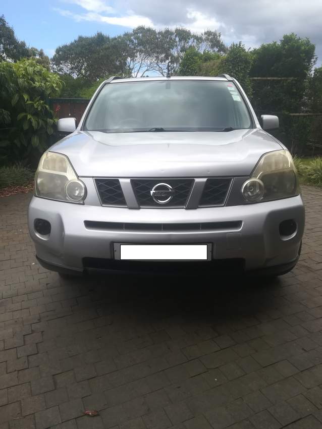 Nissan X Trail 2.5L 4x4 SE - 3 - SUV Cars  on Aster Vender