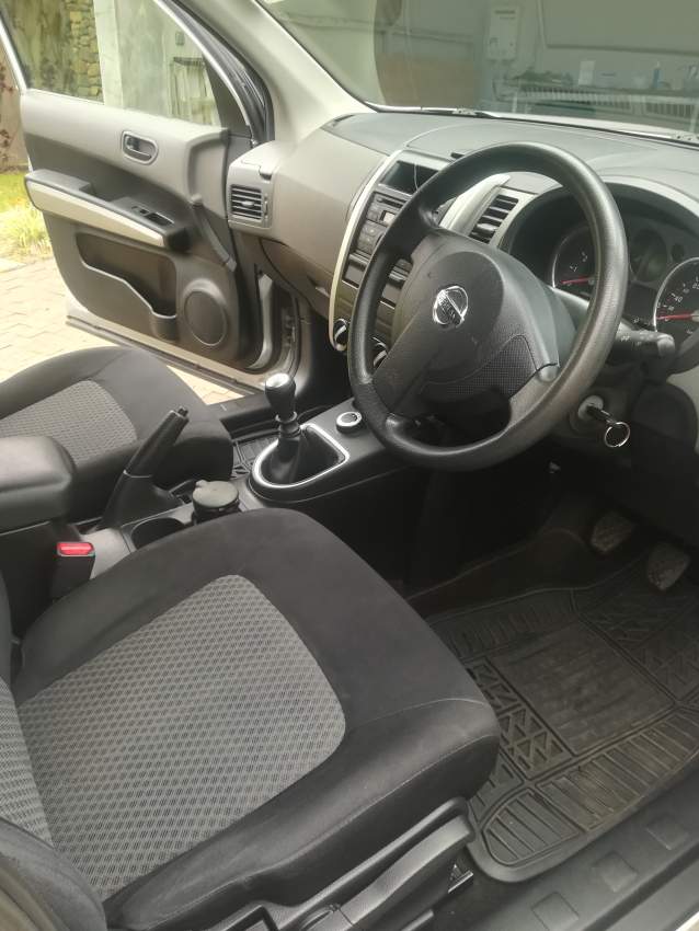 Nissan X Trail 2.5L 4x4 SE - 0 - SUV Cars  on Aster Vender