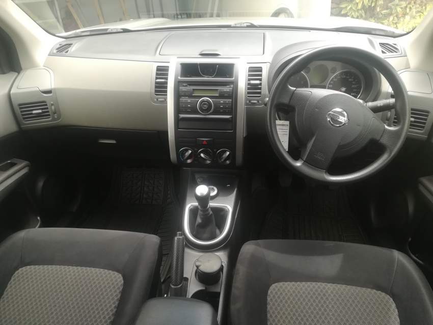 Nissan X Trail 2.5L 4x4 SE - 2 - SUV Cars  on Aster Vender