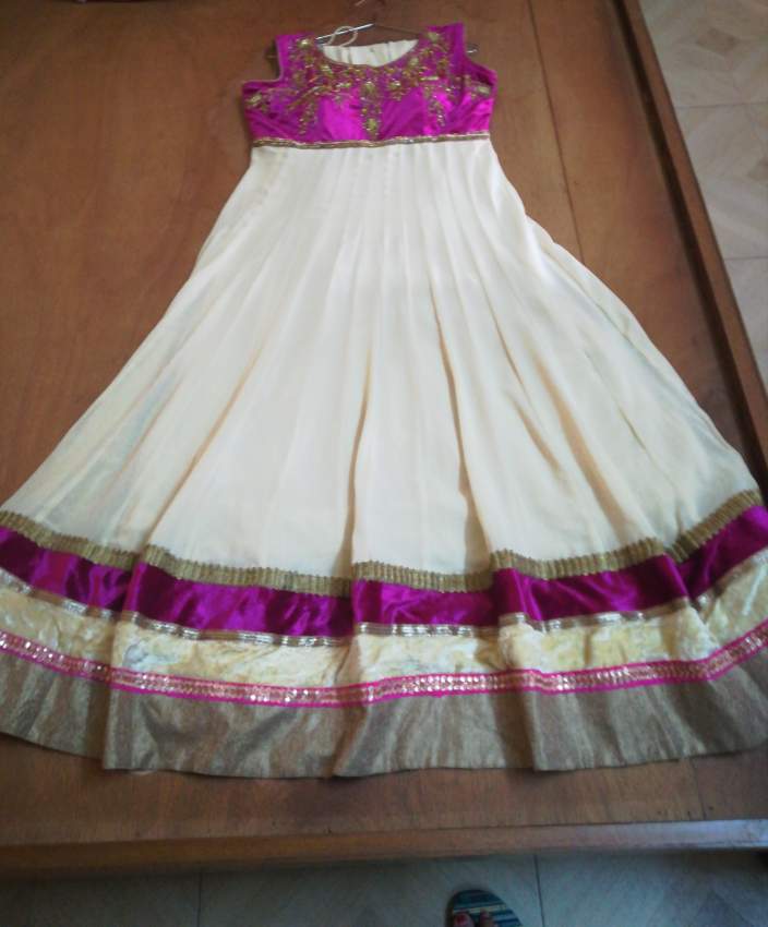 Chunidar - 1 - Dresses (Women)  on Aster Vender