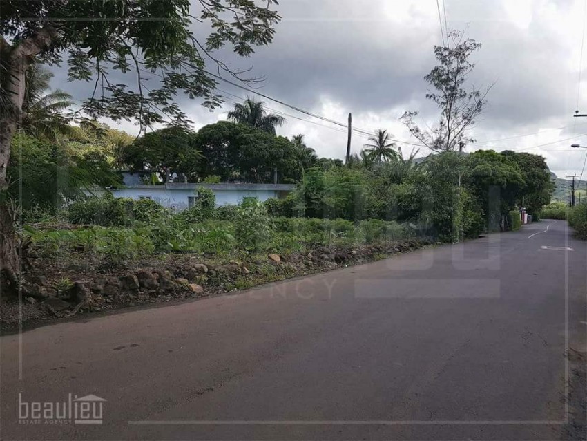 ** 47 Ps Residential land in Clémencia * * on Aster Vender