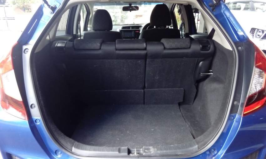 HONDA FIT  - 5 - Family Cars  on Aster Vender