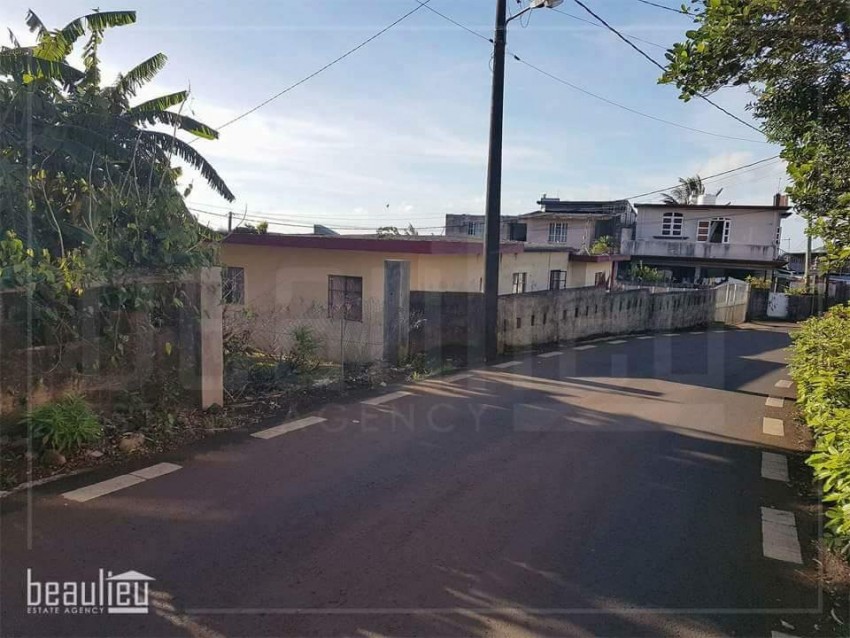 ** 24 Perches Residential land in Congomah* *     - 1 - Land  on Aster Vender