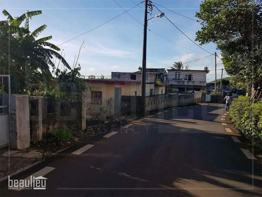 ** 24 Perches Residential land in Congomah* *     - 3 - Land  on Aster Vender