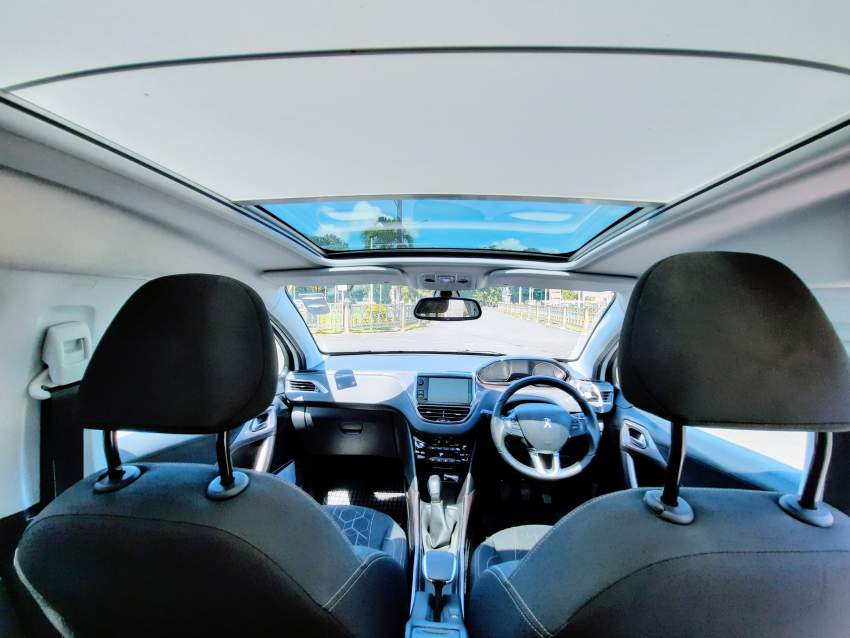 Peugeot 2008 - 5 - SUV Cars  on Aster Vender