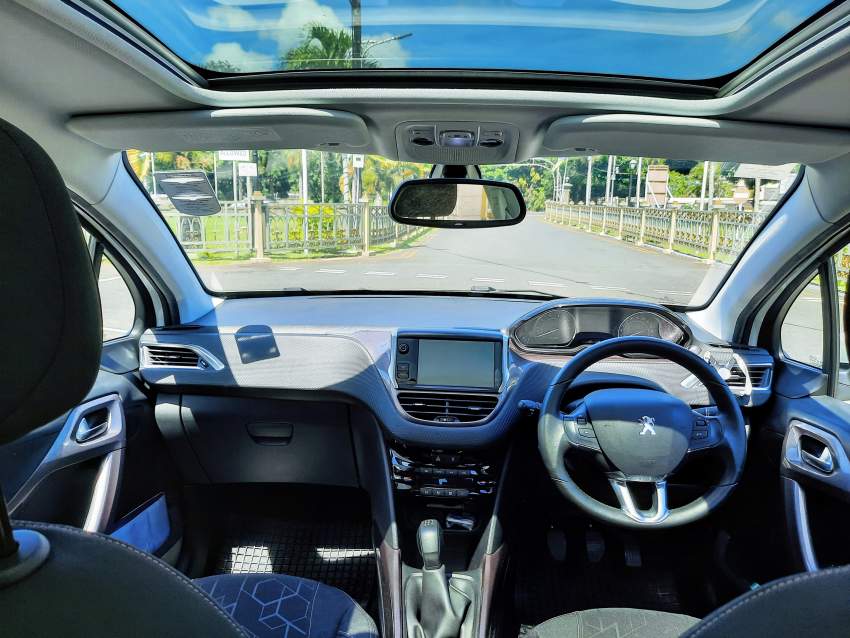 Peugeot 2008 - 4 - SUV Cars  on Aster Vender