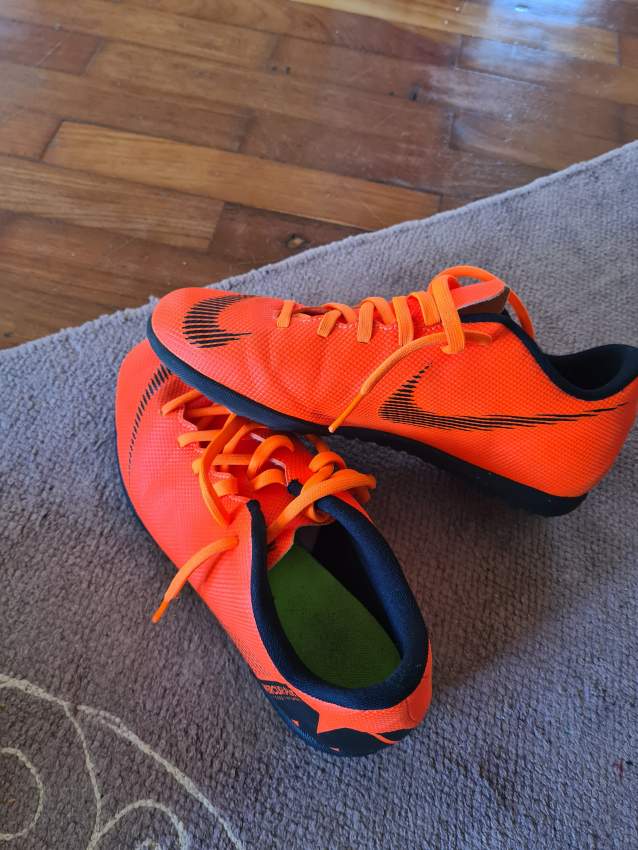 Shoes - 0 - Sports shoes  on Aster Vender