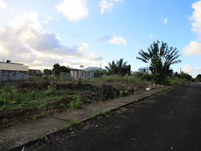 TERRAIN RÉSIDENTIEL - 7 PERCHES -  La Lucie - Bel Air - 0 - Land  on Aster Vender