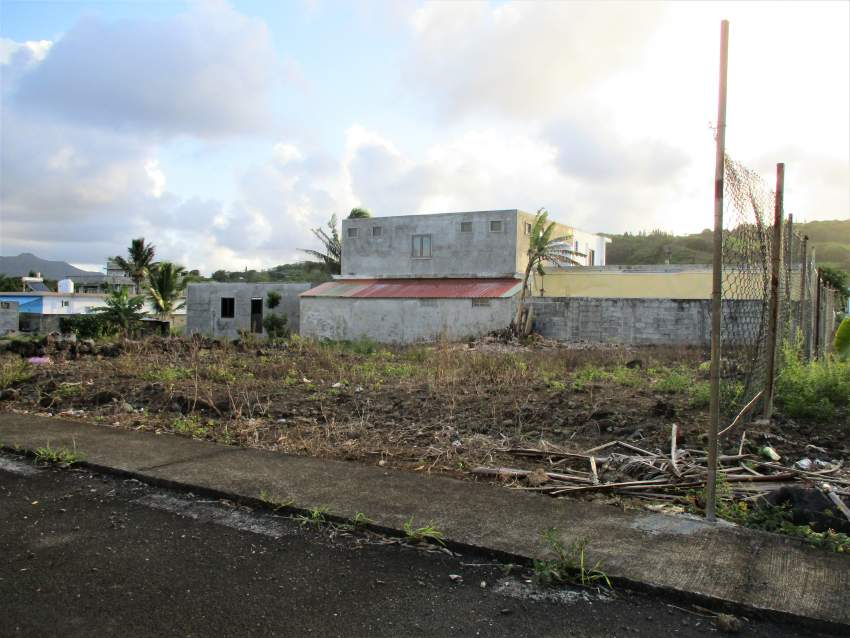 TERRAIN RÉSIDENTIEL - 7 PERCHES -  La Lucie - Bel Air - 1 - Land  on Aster Vender